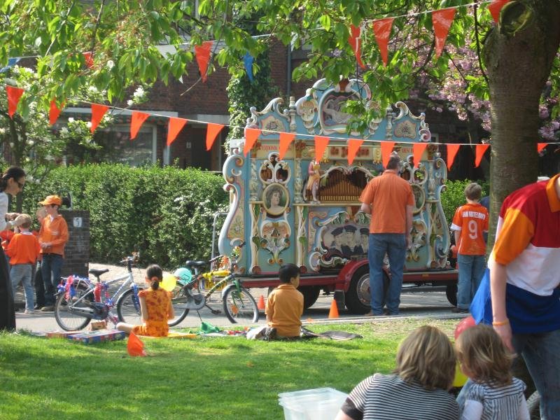Draaiorgel De Jantjes tijdens een feest