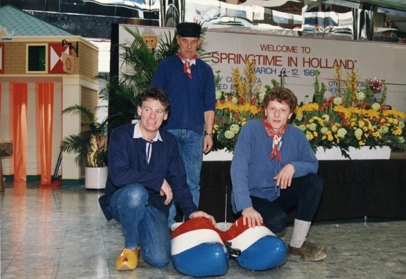 Draaiorgel tijdens een feest met publiek